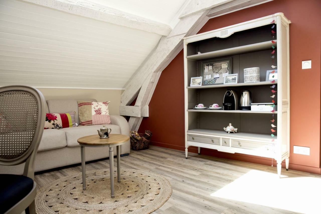 Une Odeur De Tilleul Montbrison Exterior photo